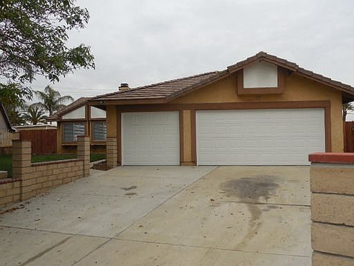 3rd image of 10509 Elm Ave