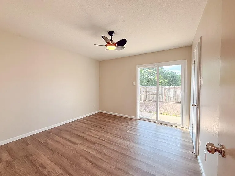 702 S Chappell Hill St — Photo 12