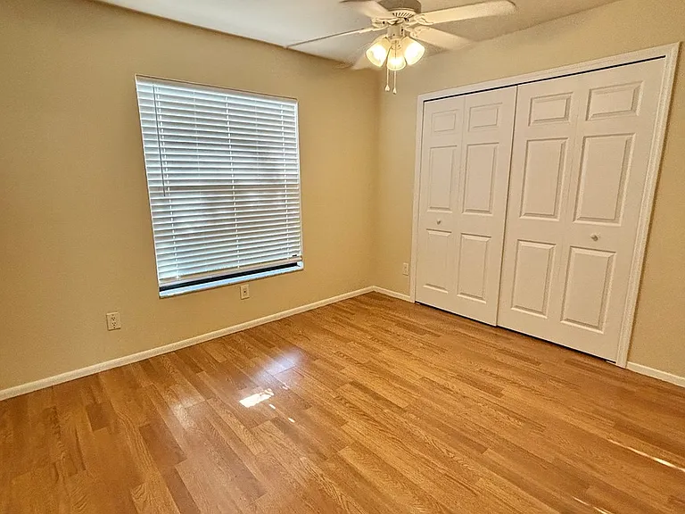 1715 SE 6th Ln — Photo 56