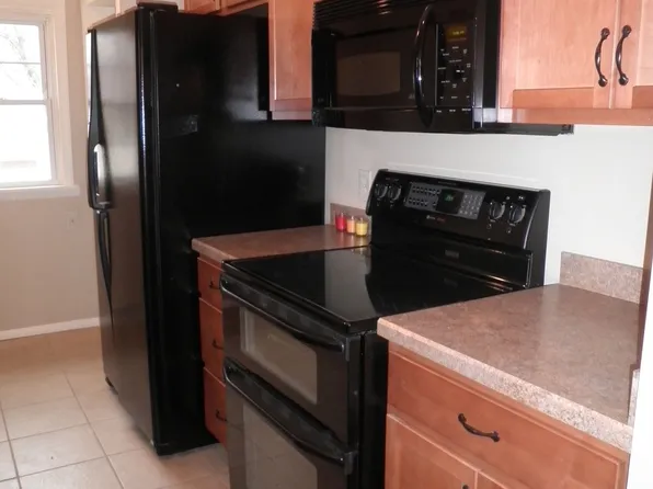 6838 Middlebrook Blvd, Middleburg Heights, OH 44130
