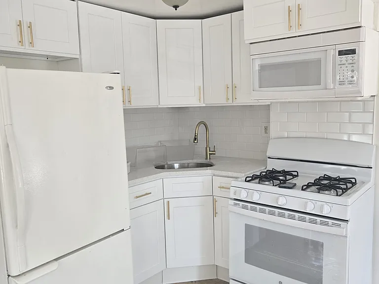 509 Hancock St #3R — Photo 15