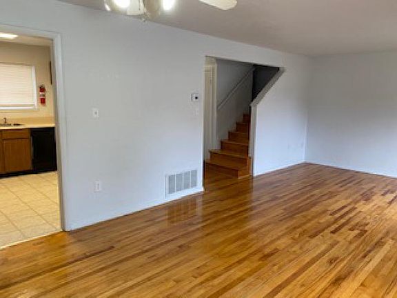 4th image of 9728 Massachusetts St #B