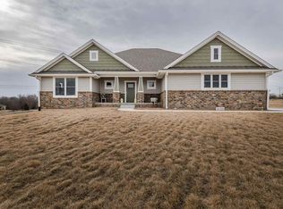 15896 Mandy Ln, Wamego, KS 66547