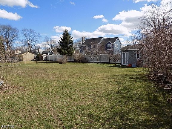 4th image of 9 Baxter Pl