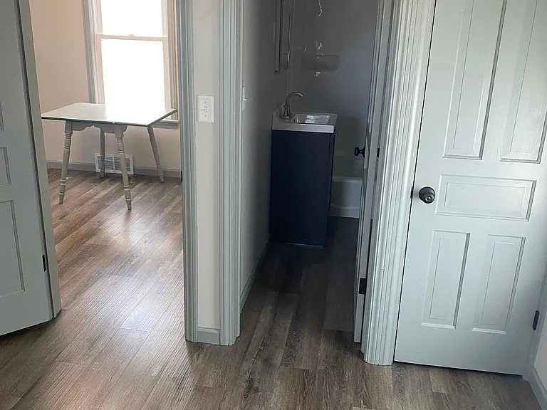 315 1/2 E Jefferson St — Photo 9