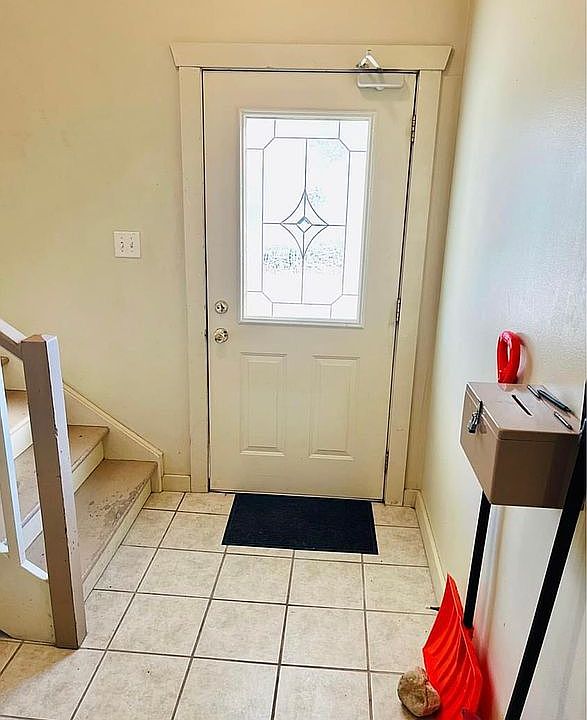 215 W Berry St, Middlebury, IN 46540 Zillow