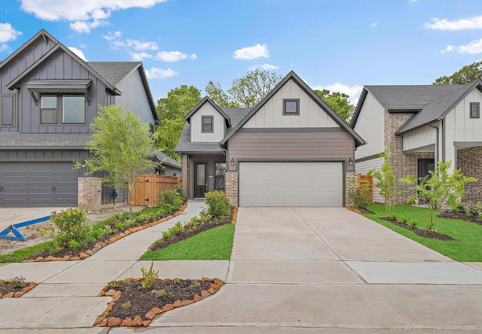 3 bed, 2.0 bath, $2,600 — Photo 1