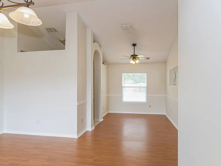 7624 Pilgrims Trace Dr — Photo 3