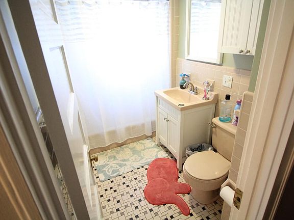 4th image of 5 S Waverly St #1