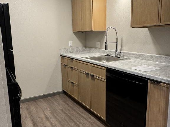 4th image of 408 W Cale St APT 4