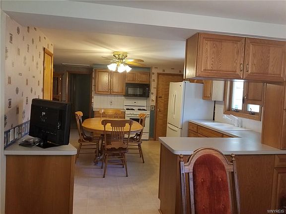 5th image of 21 Lordan Dr
