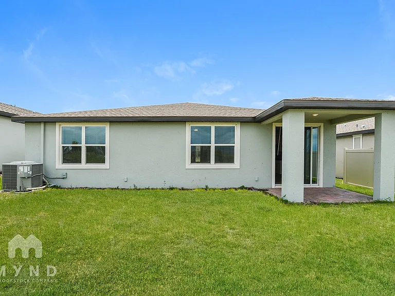 796 Griffon Ave — Photo 19