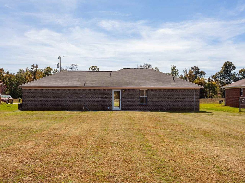 2nd image of 371 Shady Ln