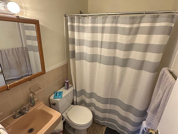 4th image of 197 Calumet St #2L