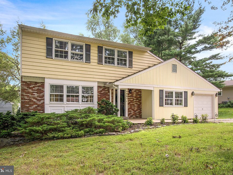 1st image of 104 Chapel Hill Dr