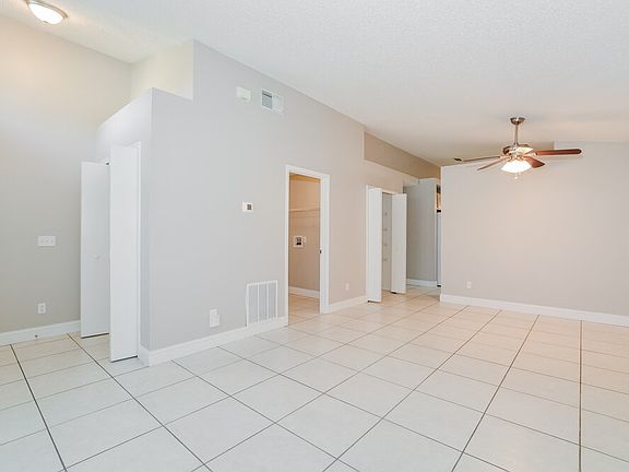 5th image of 2110 Donegan Pl