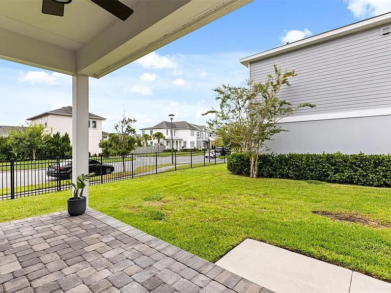 13785 Behring Ave — Photo 40
