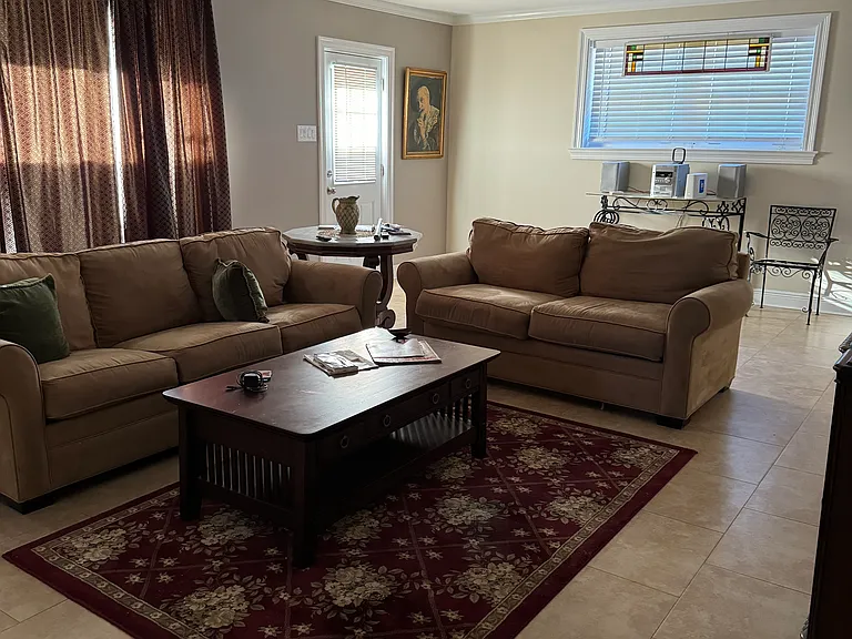 5362 Charlotte Dr — Photo 8