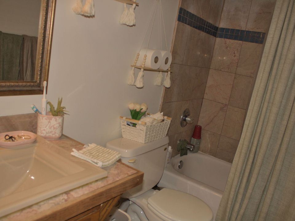 1st image of 508 W Columbia Ave APT C