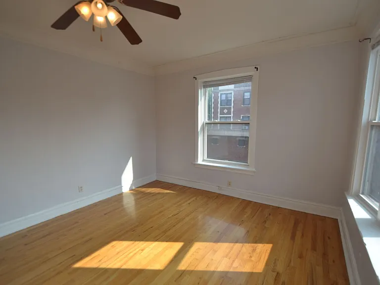 4601 Western — Photo 32