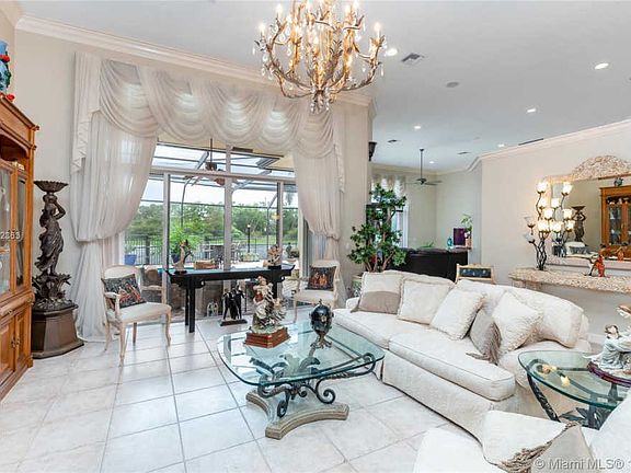 4th image of 142 Dockside Cir