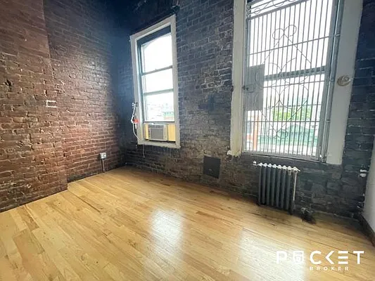 Rented by PocketBroker Inc | media 9