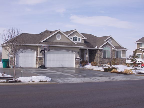 2nd image of 477 Kensington Dr