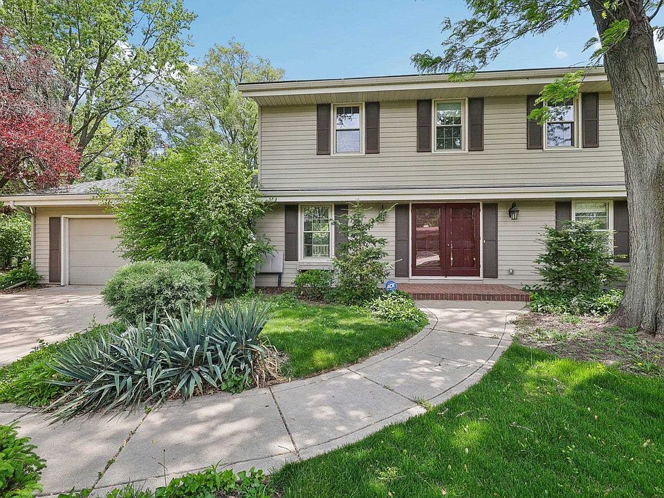 1st image of 624 Somerset Dr