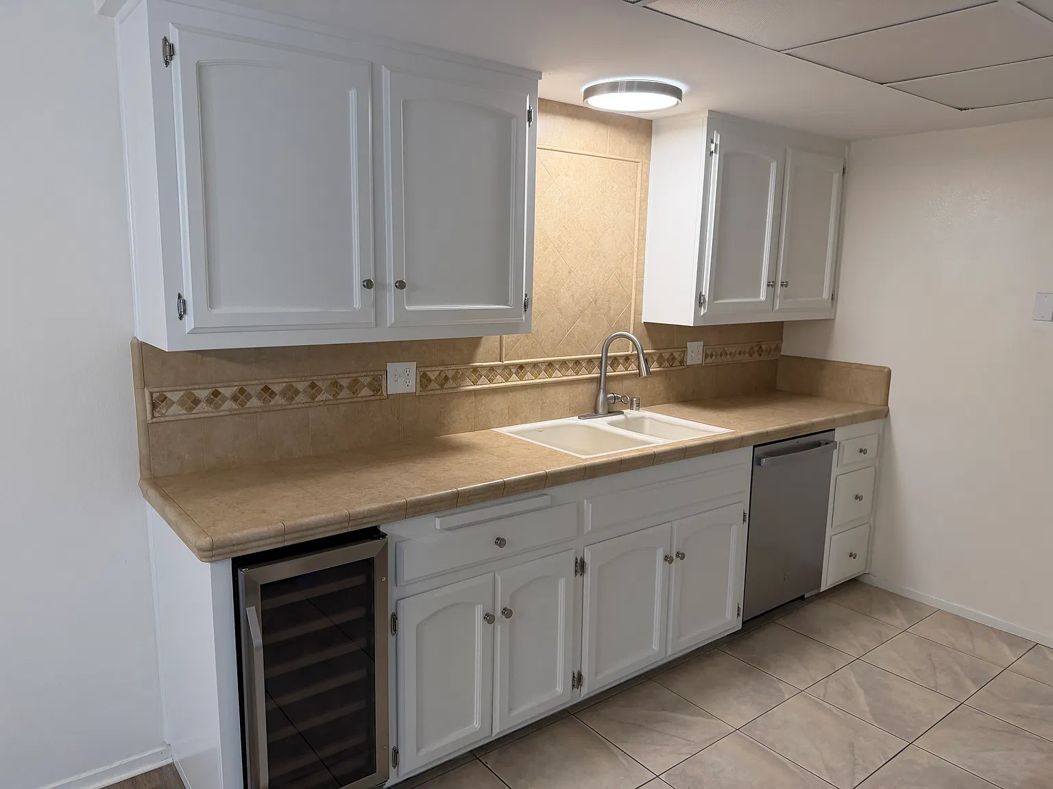 648 Floral Dr — Photo 4