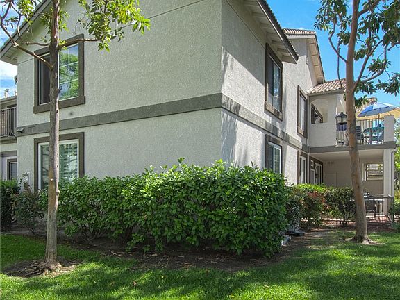 3rd image of 277 Chaumont Cir