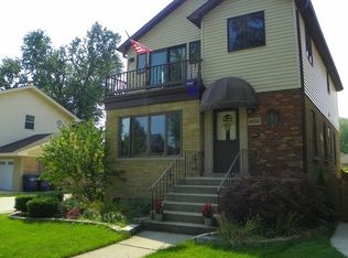 9532 S Hamlin Ave, Evergreen Park, IL 60805