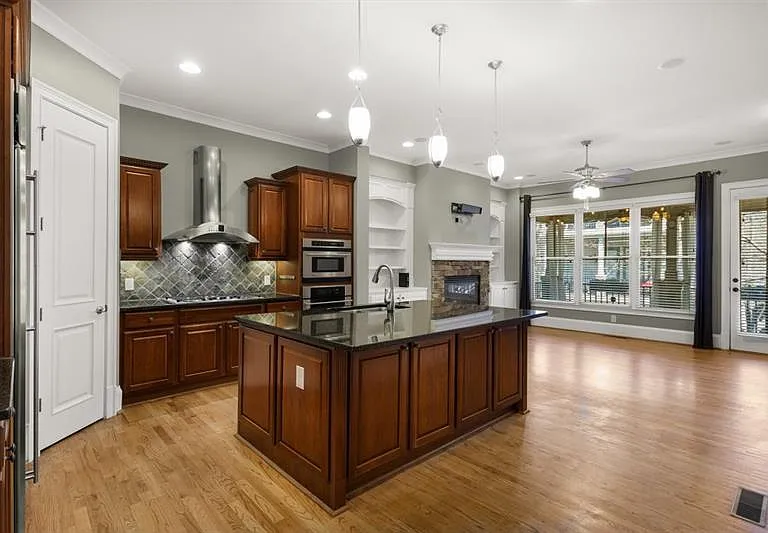 395 Laurent St NW #5 — Photo 6
