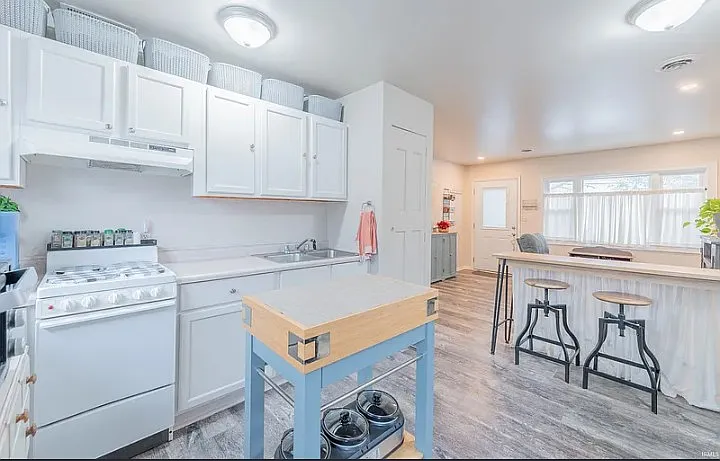 7163 & 7165 W Tulip St — Photo 19
