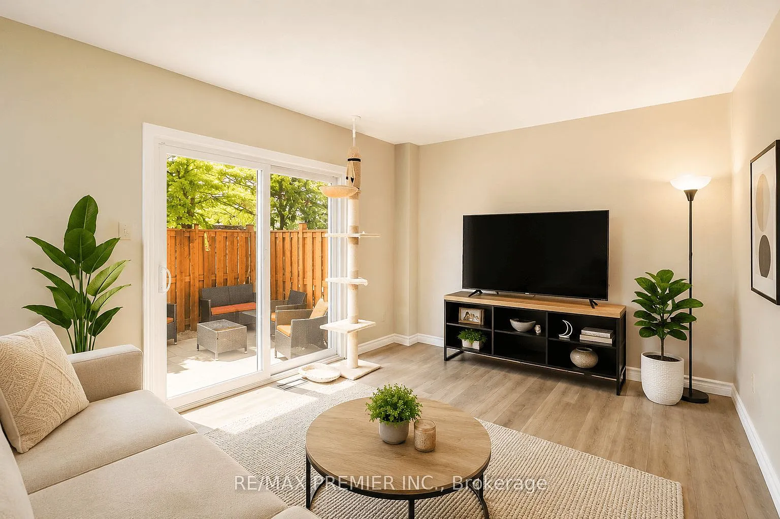 3 bed, $2,870 — Photo 3