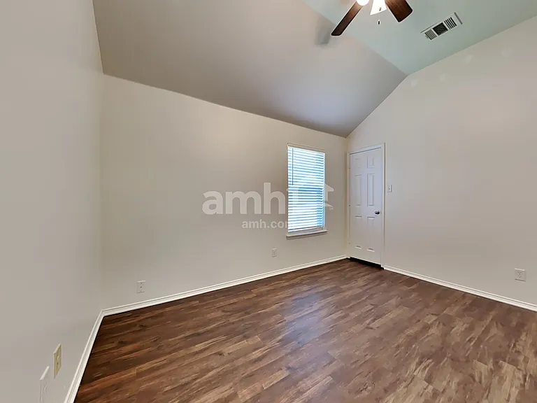 4406 Shady Elm Dr — Photo 14