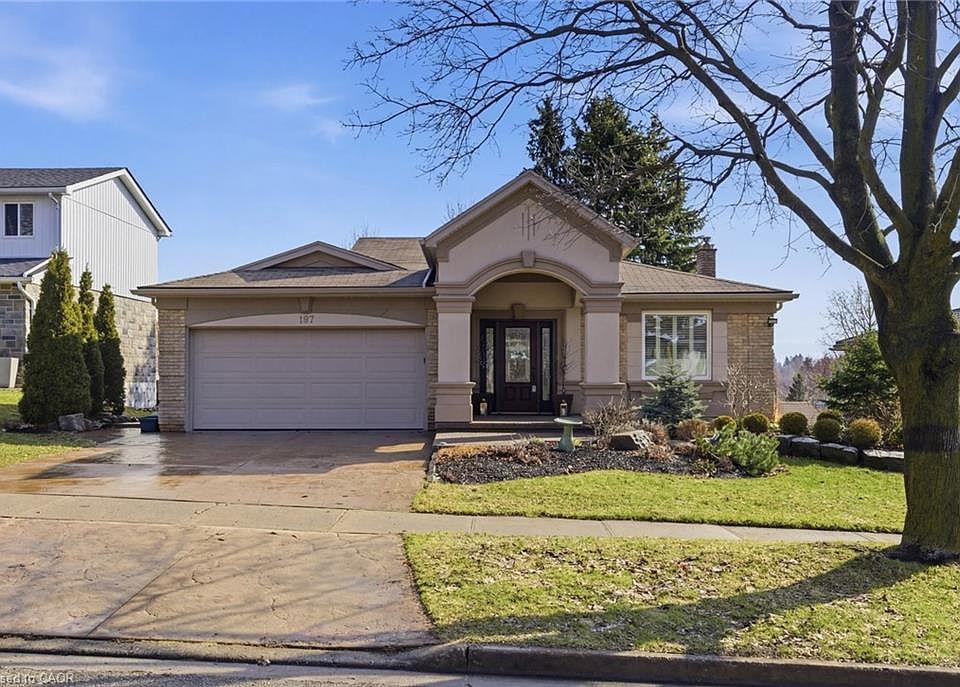 1st image of 197 Autumn Hill Cres