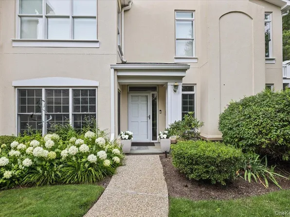 138 Doral Greens Drive W, Rye Brook, NY 10573