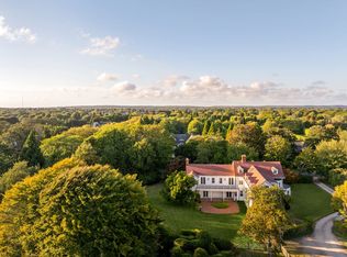 348 Wickapogue Rd, Southampton, NY 11968