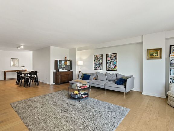 4th image of 3100 N Lake Shore Dr APT 601