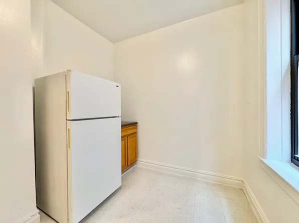 25-20 42nd Street image 6 of 10