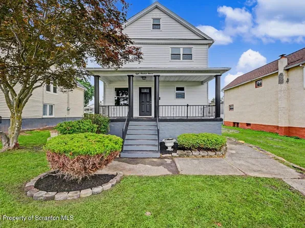 811 Murray St, Throop, PA 18512