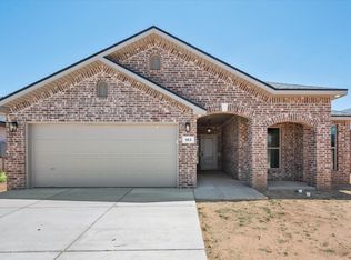 911 E 35th St, Wolfforth, TX 79382