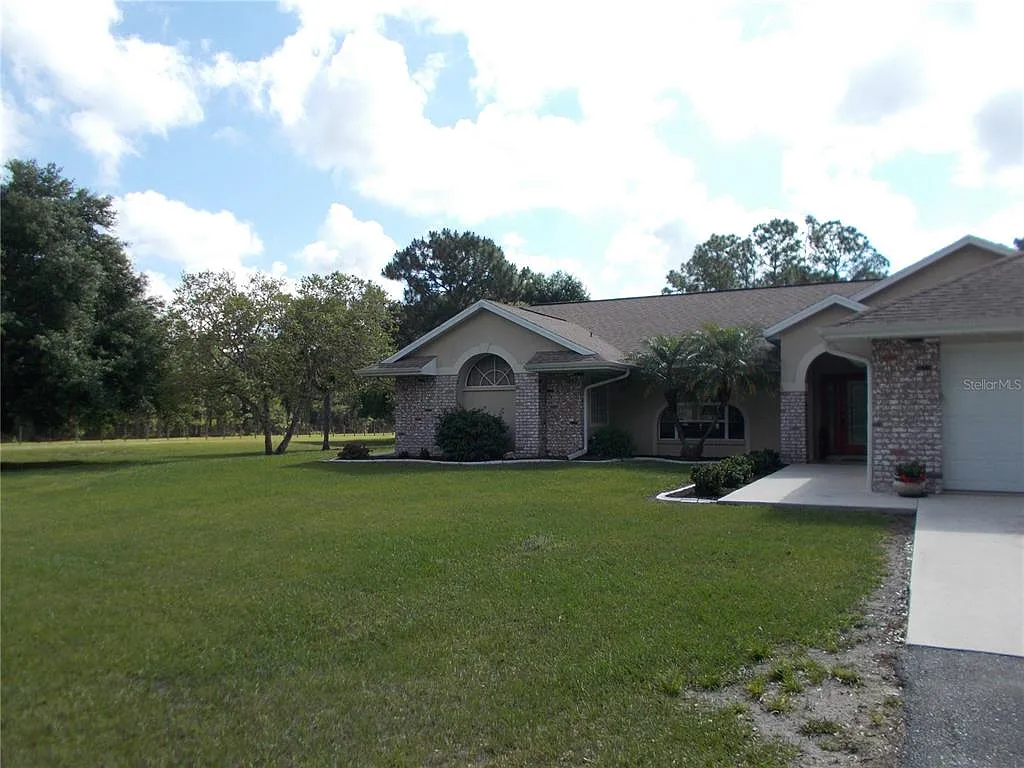 3 bed, 2.0 bath, 2181 sqft, $2,500 — Photo 2