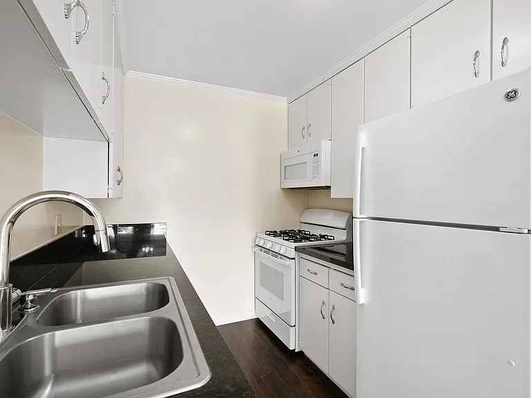2266 Cazador Dr #17 — Photo 7