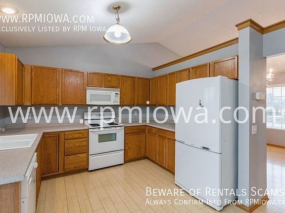 5th image of 5765 NW 92nd Ct