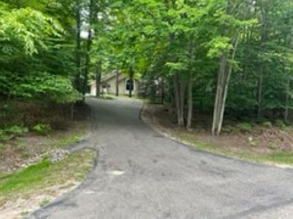 drive up to home from road