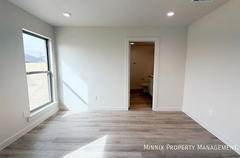 7213 7th St — Photo 14
