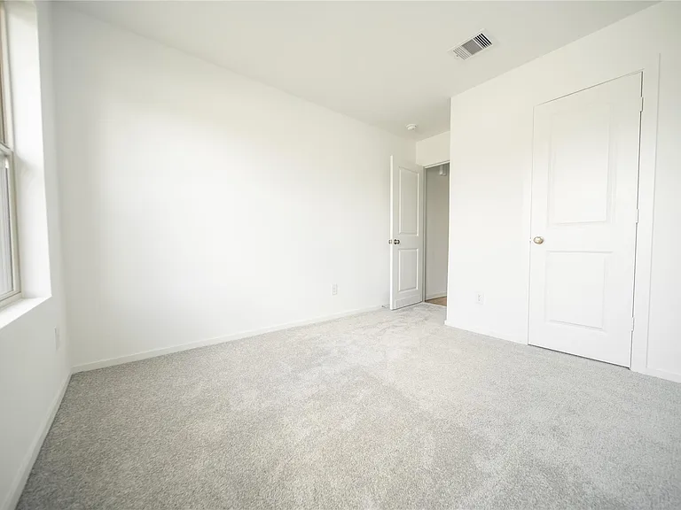 9919 Oakheath Bluff Dr — Photo 7