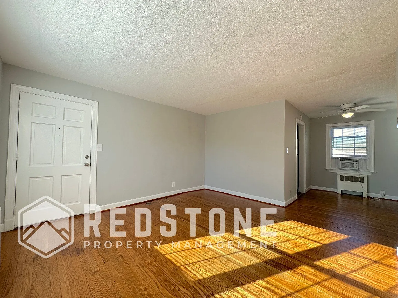 2 bed, 1.0 bath, $895 — Photo 1