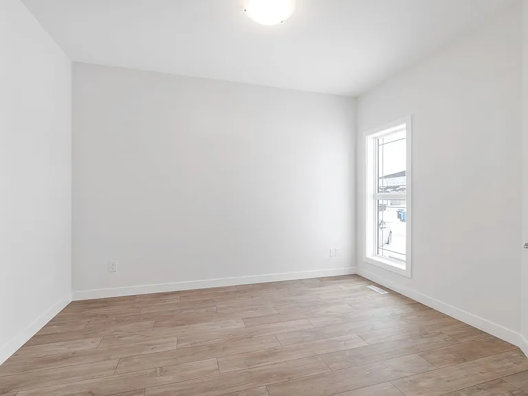 343 Yellow Moon Cres — Photo 8